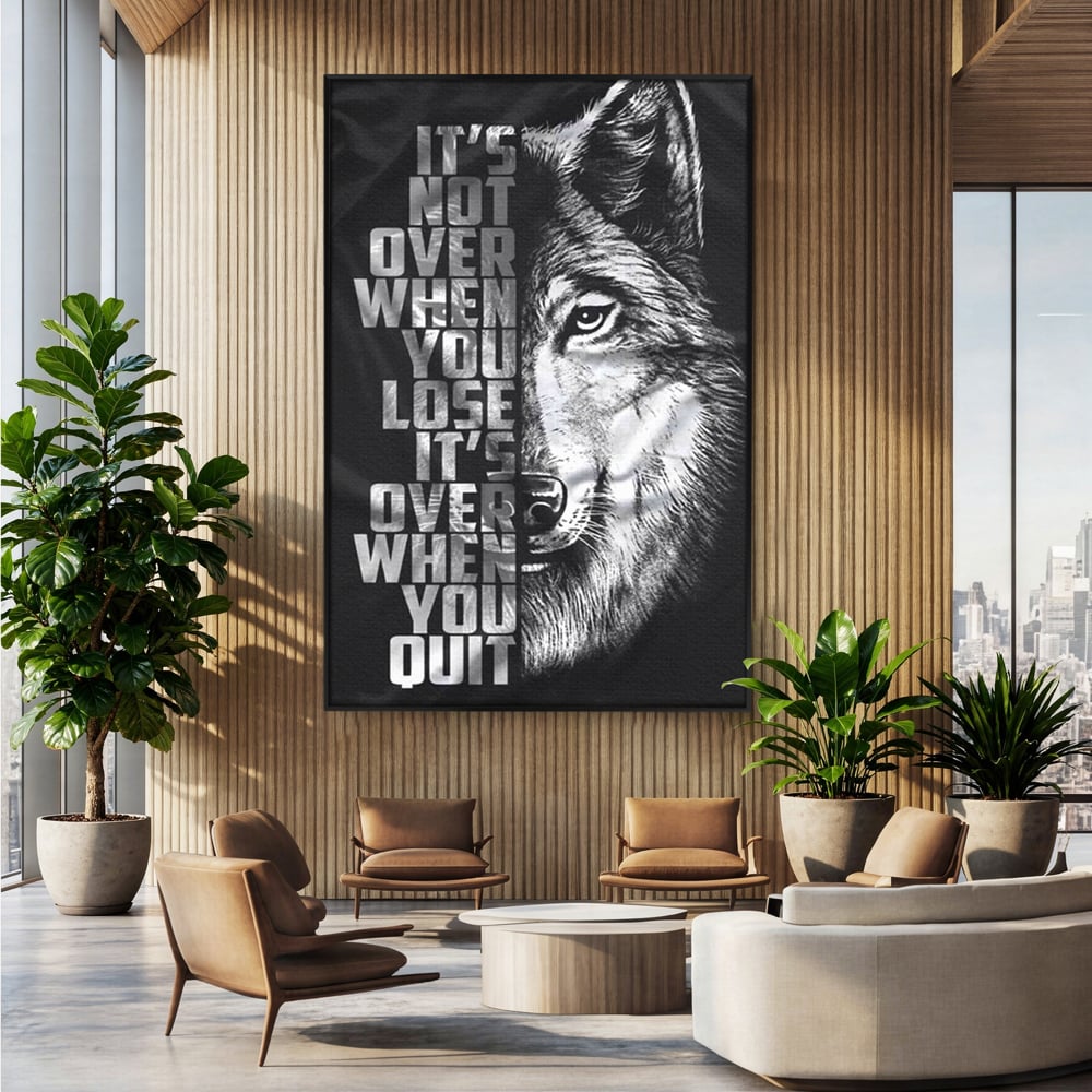 Tablou canvas cu tablou canvas cu lup si mesaj, in rama de aluminiu negru, pe perete intr-un birou